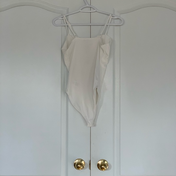 White deep neck bodysuit - Picture 2 of 6